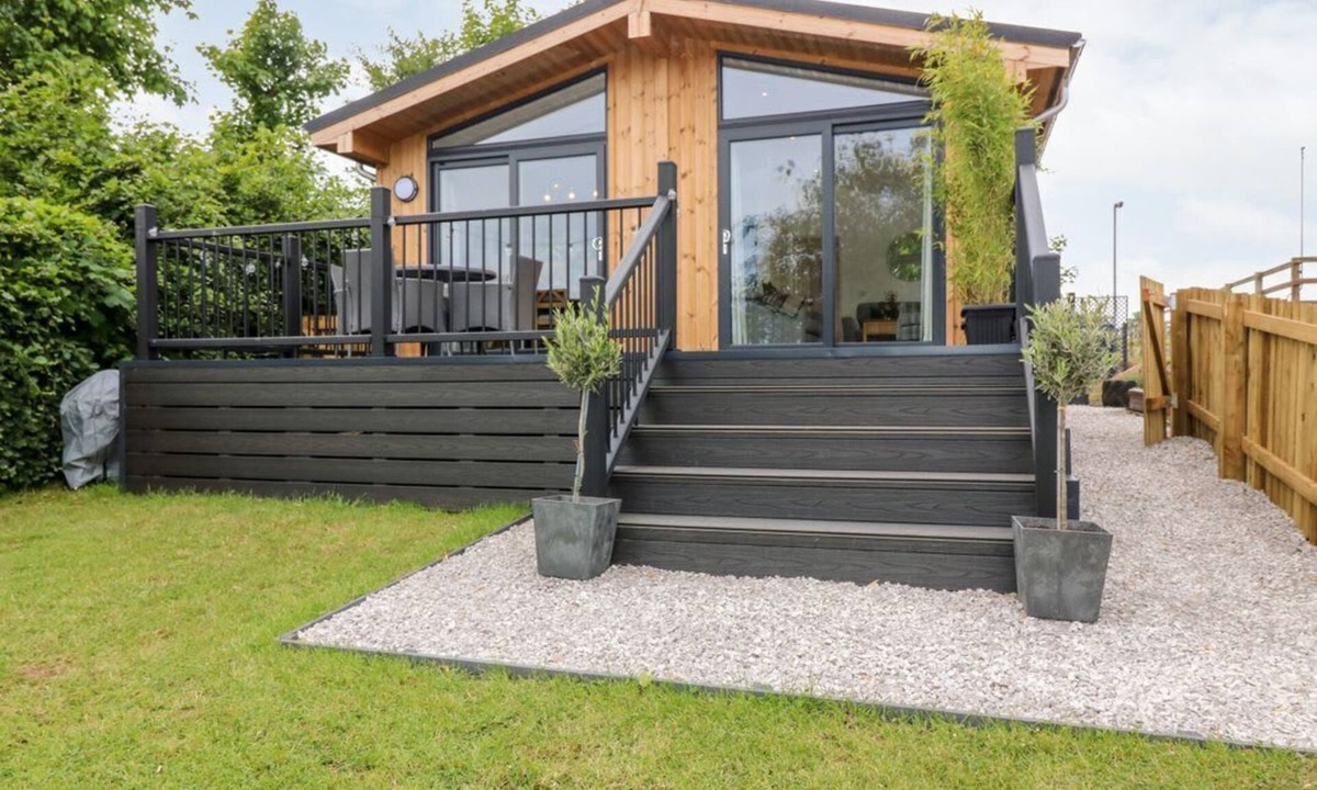 Cupar Cabin | Eden Fields Lodge, Cupar, Fife