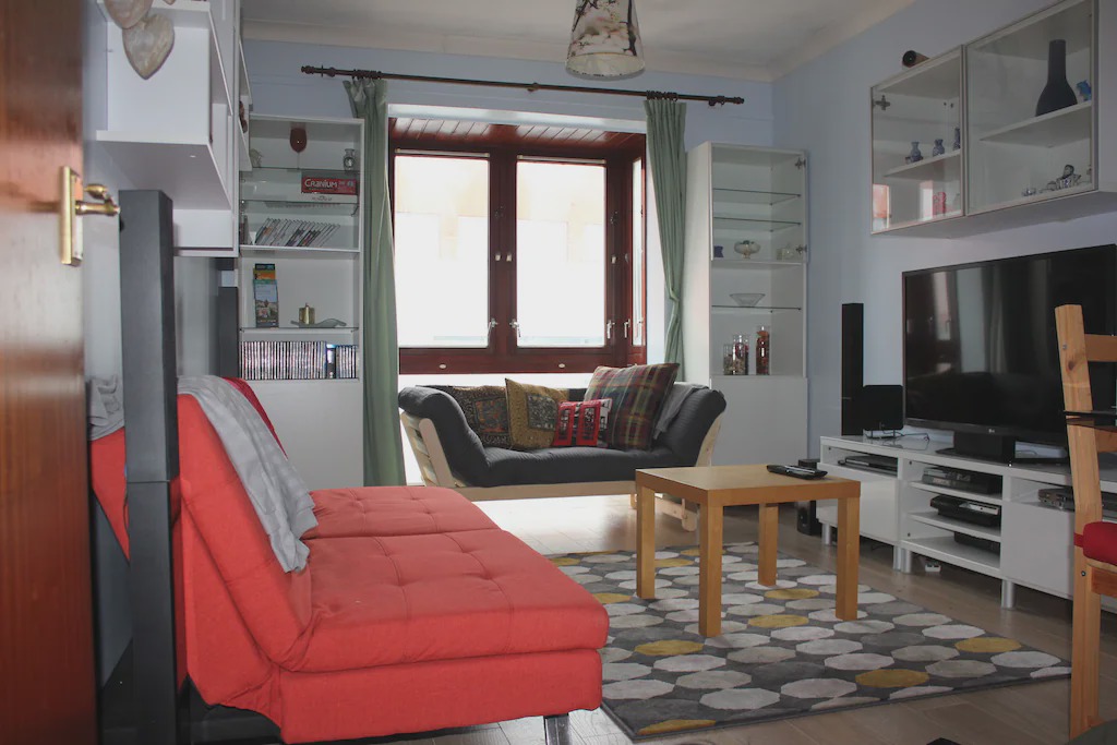 Warriston Apartment | Edinburgh New Town 2BD Flat with view to the Castle