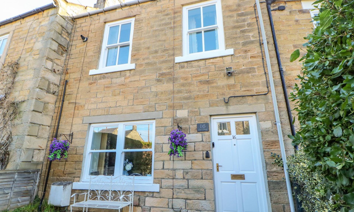 Wolsingham Cottage | ELM COTTAGE, pet friendly, with open fire in Wolsingham
