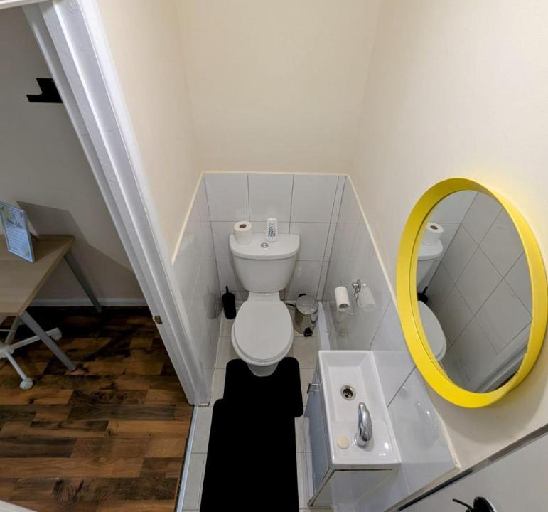 London Borough of Hounslow Apartment | En-Suite Room - Hounslow