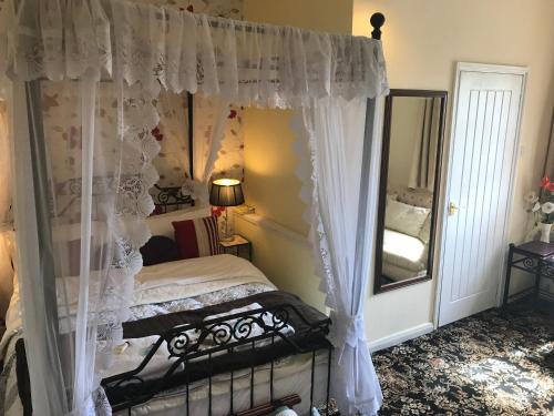 Postcombe Hotel | Englands Rose