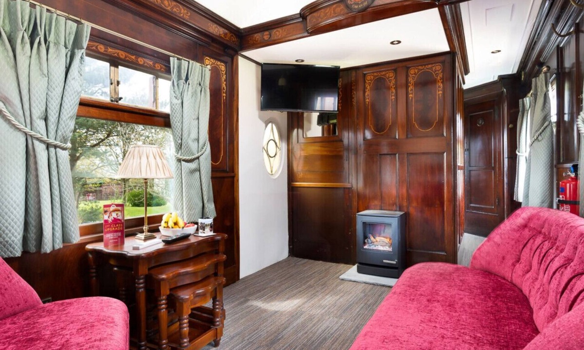 Ravenglass House | Esk Pullman Carriage
