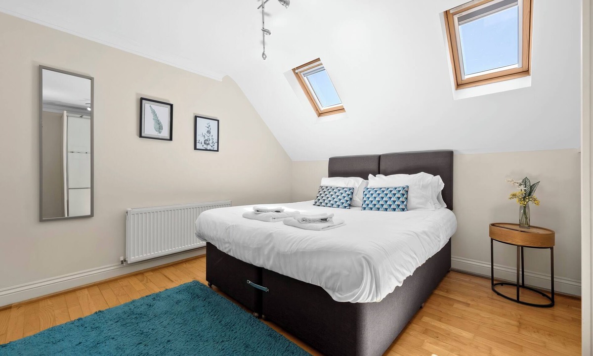 Leamington Spa Apartment | Exceptional 2 Bedroom 2 bathroom apartment with Netflix