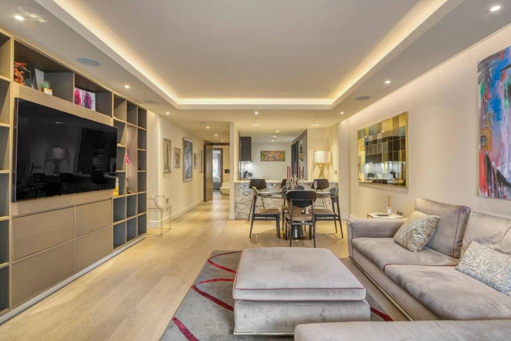 Exeter Apartment | Exeter - City Centre Lodge - 5 Min Walk to Train - Parking