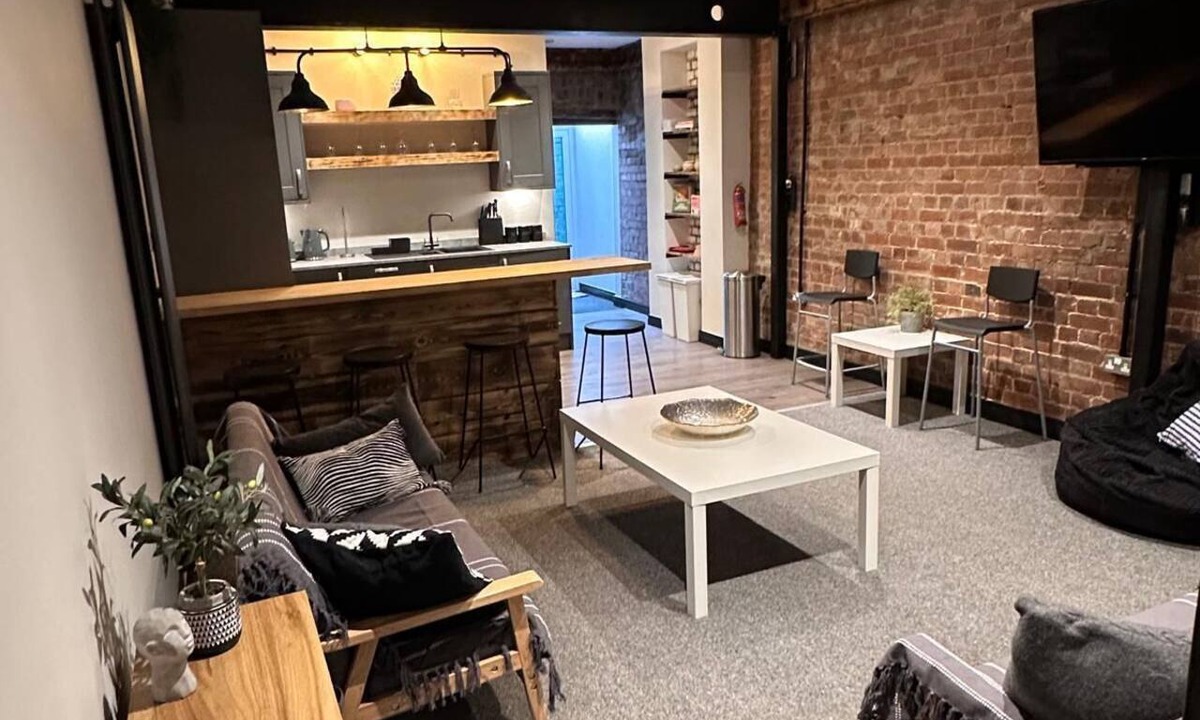 Exeter House | Experience our Holy Place 44, a beautiful church with stylish modern design