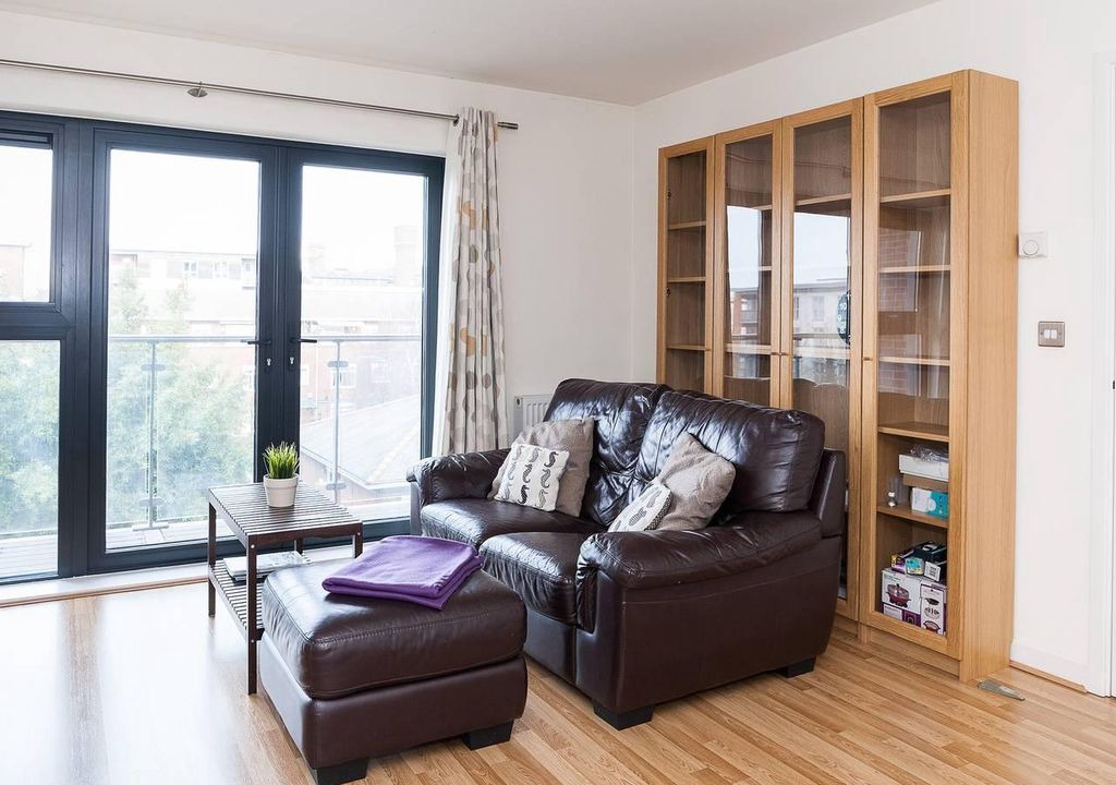 Bow Apartment | Fantastic 2BR Flat in Popular East London