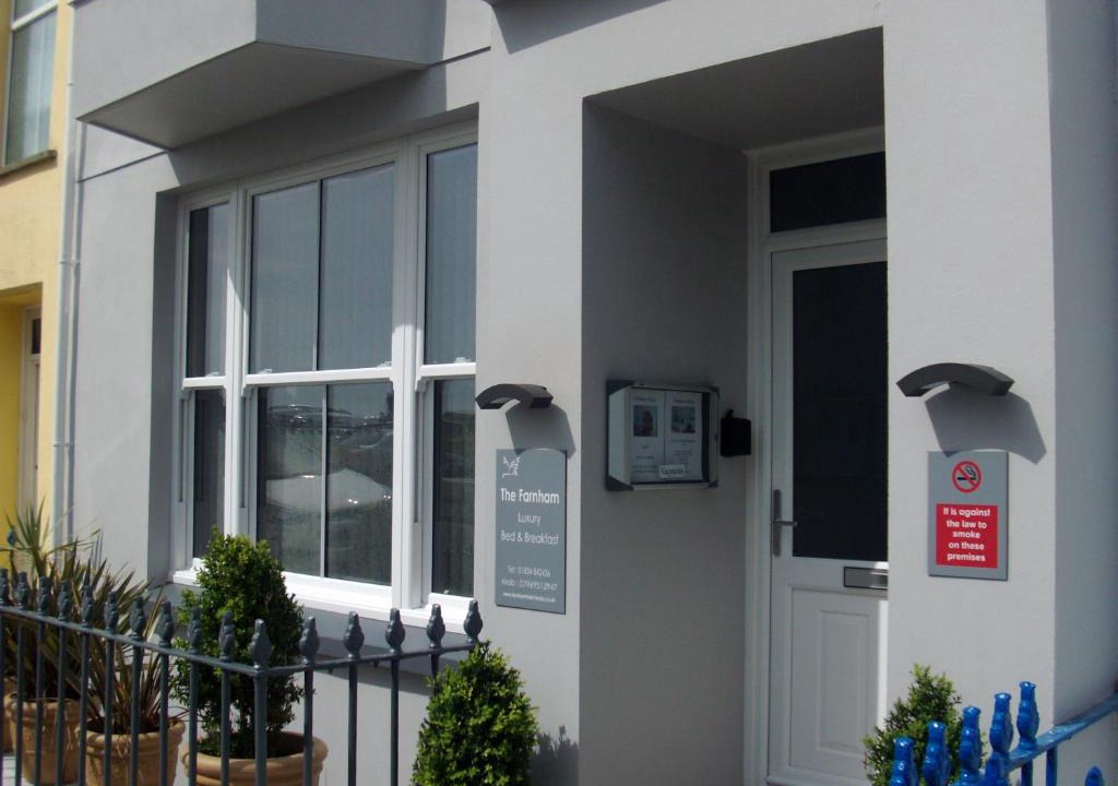 Tenby House | Farnham Hotel