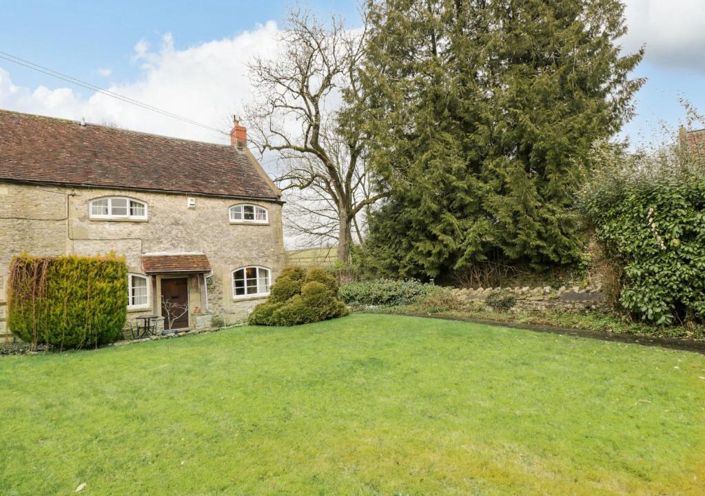 Cannards Grave House | Field Cottage