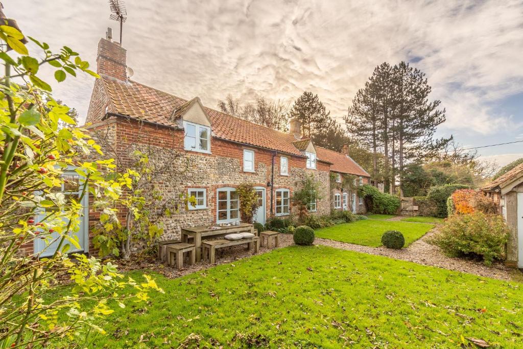 Field Dalling House | Field Row