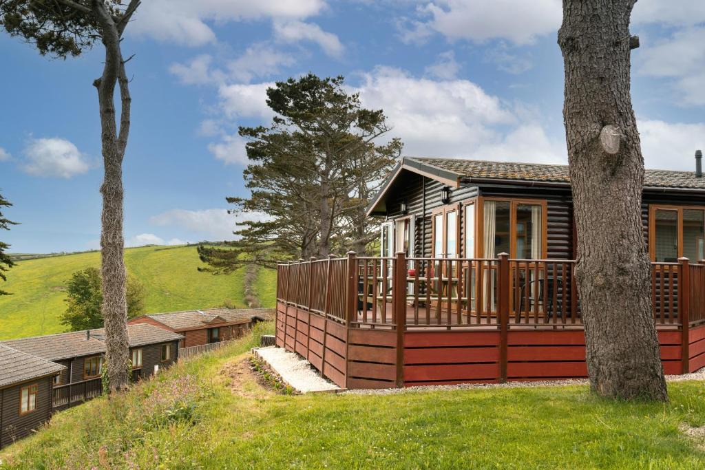Saint John Ski Chalet | Finest Retreats - Whitsand Bay Lodge