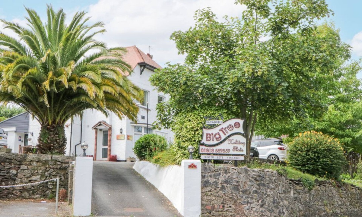 St. Michaels House | Flat 2, Big Tree Holiday Flats, Paignton