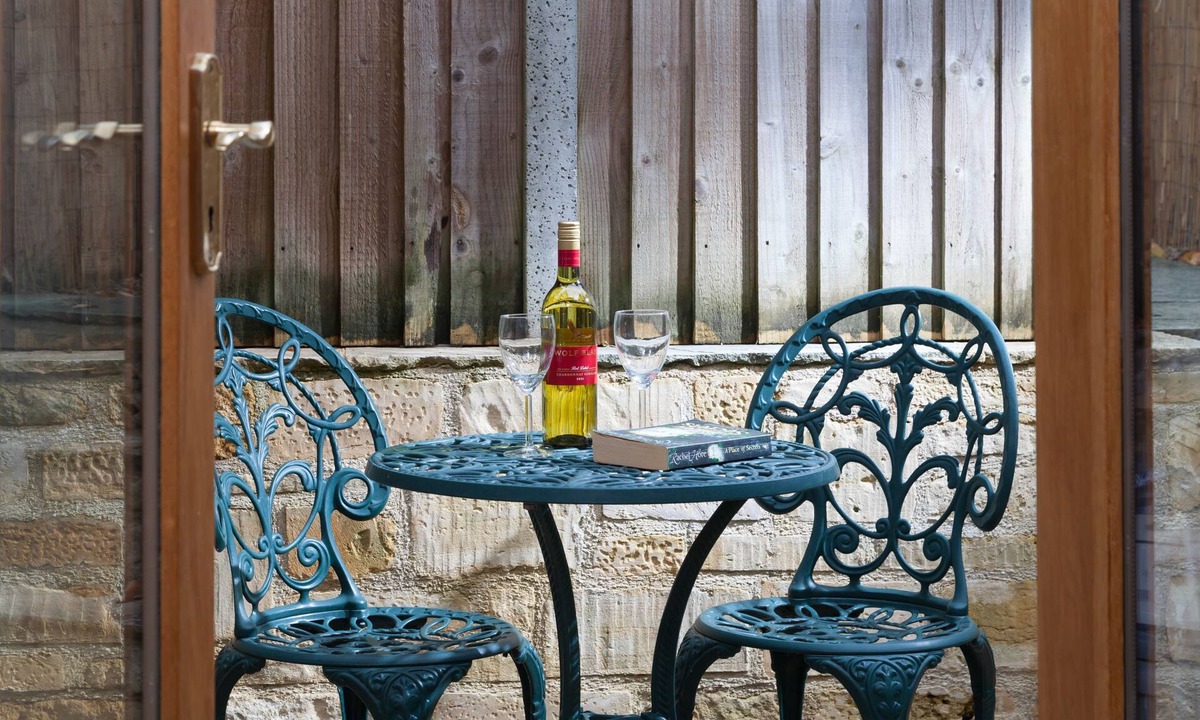 Winchcombe Cottage | Forge Cottage (2) - sleeps 2 guests in 1 bedroom