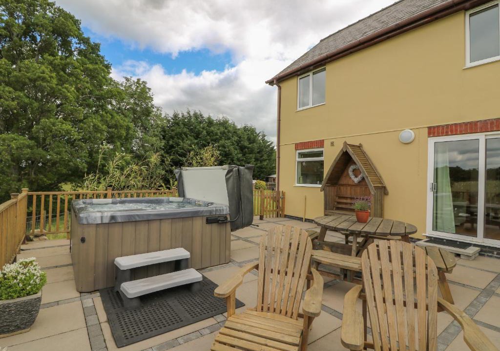Disserth and Trecoed House | Foxes Meadow