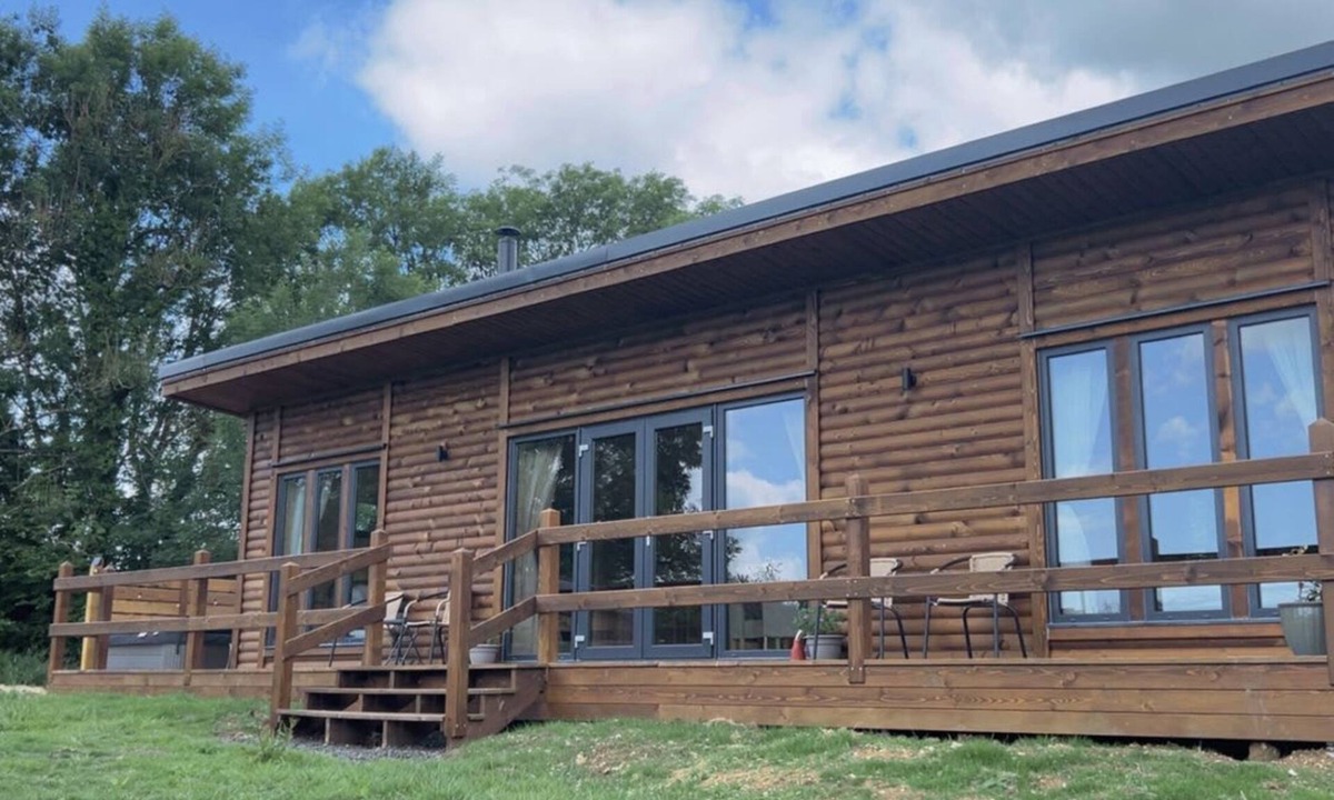 Chard Cabin | Foxglove: A Charming Retreat in Chard