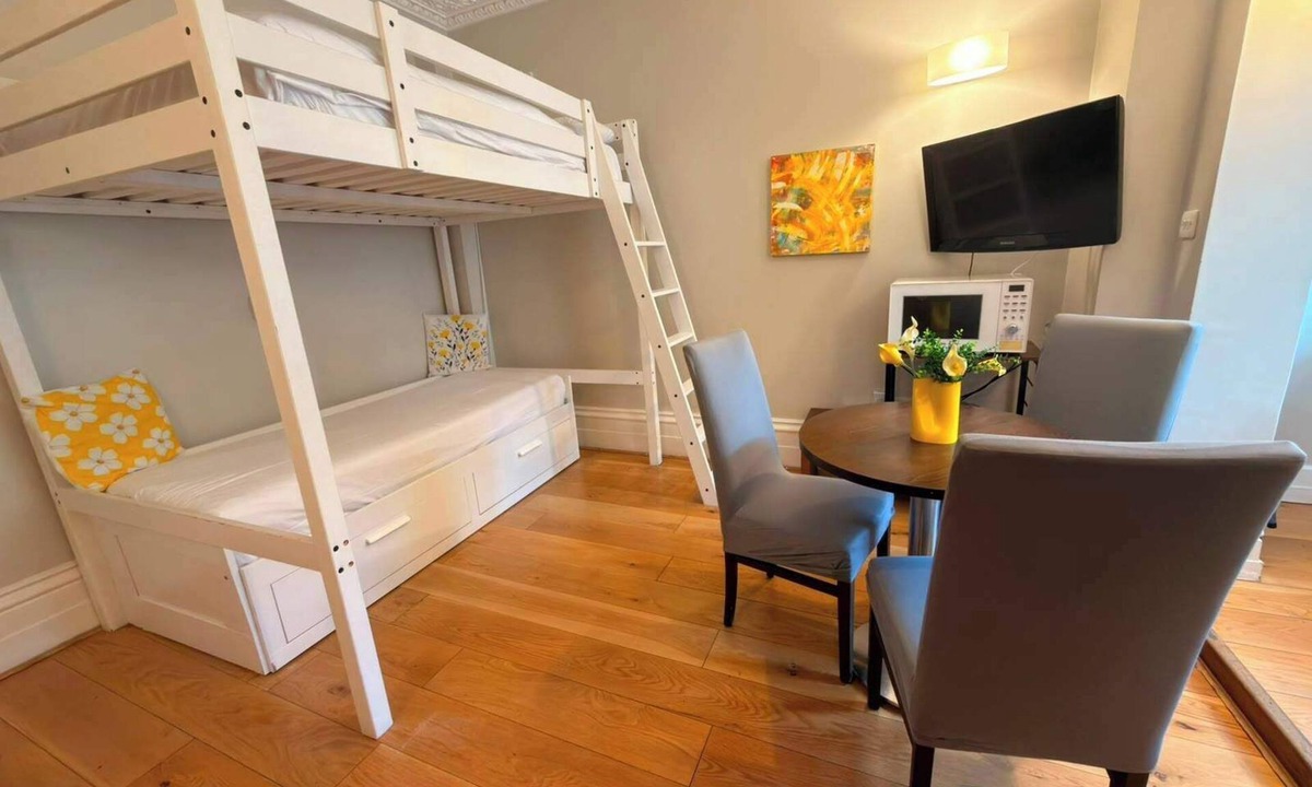 Tachbrook Apartment | G6s - City-centre living in Victoria & Parliament