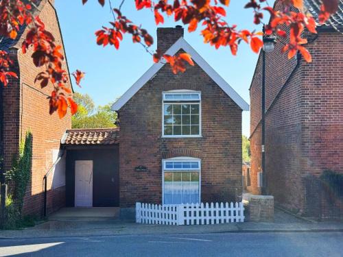 Bramfield House | Gable Cottage