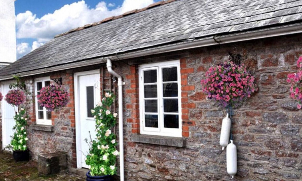 Galmpton House | Galmpton Stable - One Bedroom House, Sleeps 2