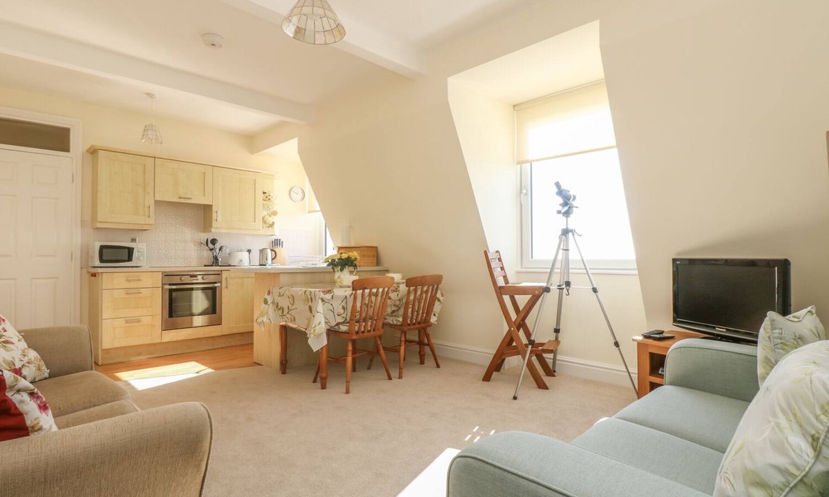 Coverack Cottage | Gannet Watch