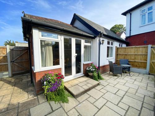 Great Yarmouth House | Garden Cottage