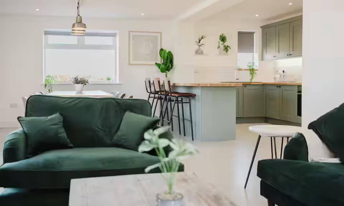 Cropthorne House | Gatekeepers Cottage - 4 Bed Rural Escape