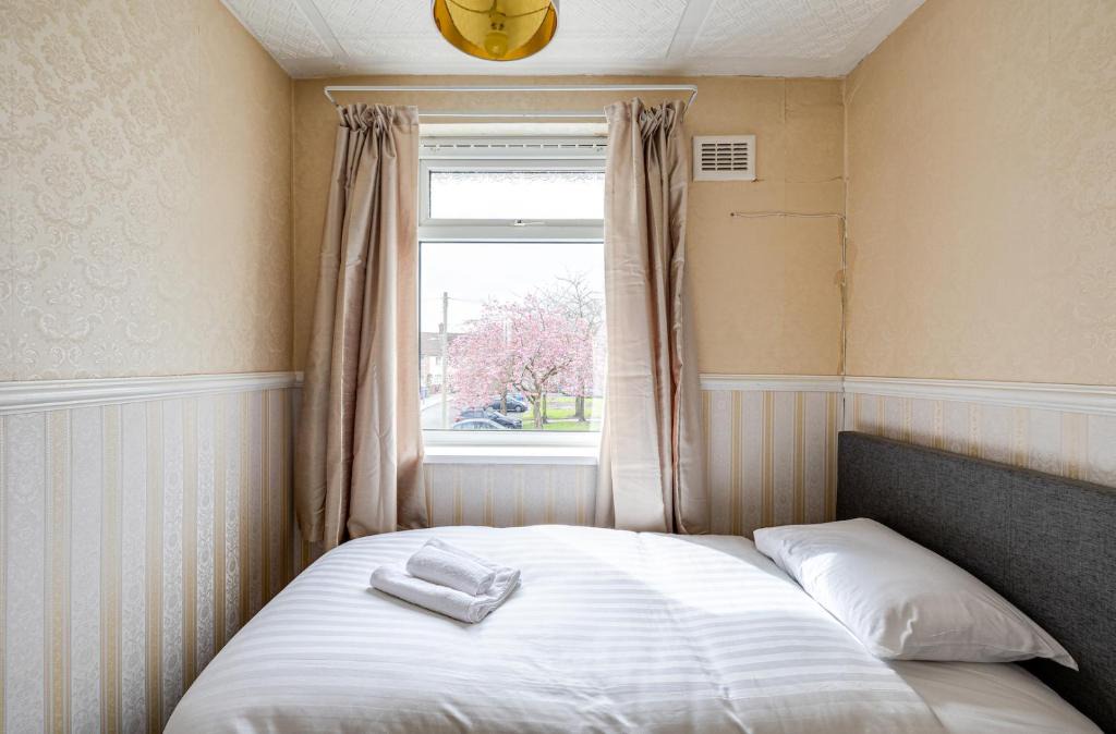 Speke Apartment | George Harrison's Former 3Bed Home in Liverpool