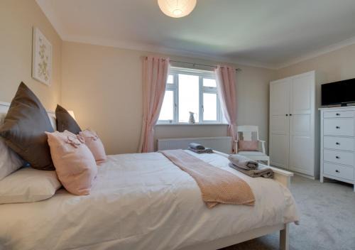 Caergeiliog House | Ger y Bont
