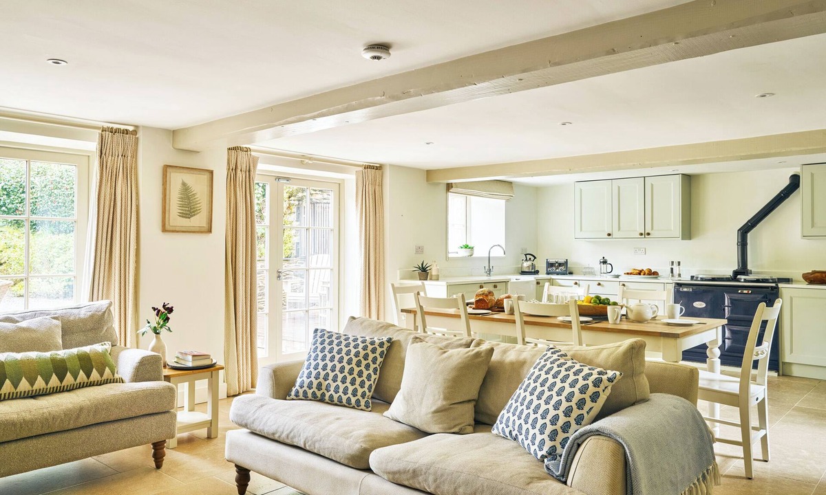 Totnes House | GITCOMBE COACH HOUSE in Cornworthy