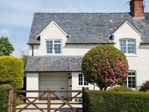 Broadway House | Glencoe Cottage
