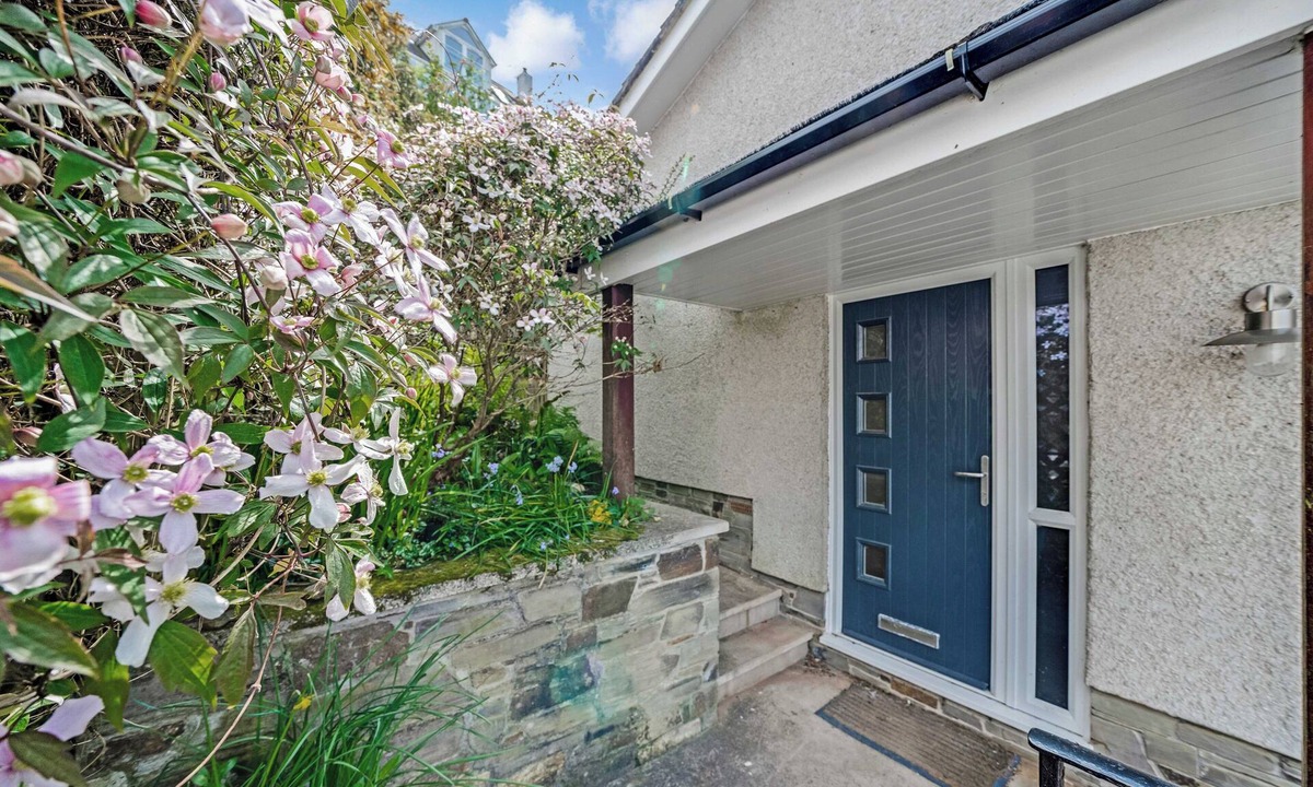 Newton Ferrers House | Glorious River Views from this dog friendly 3 bed house in Noss Mayo