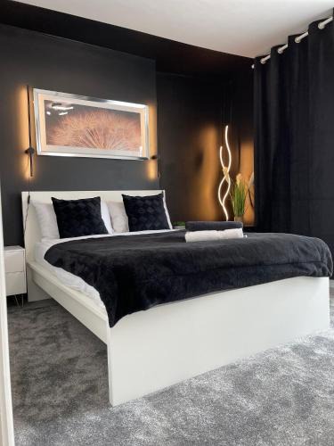 Lampeter Apartment | Glowstay 1