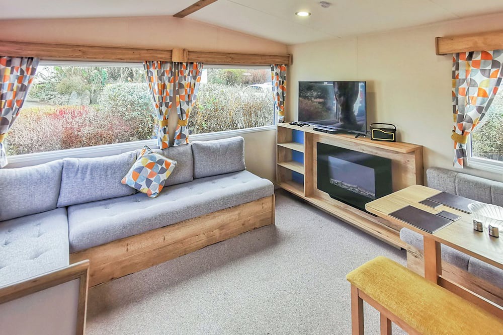 Narberth House | Gold Plus 3 Bed Pets Allowed Sleeps 5