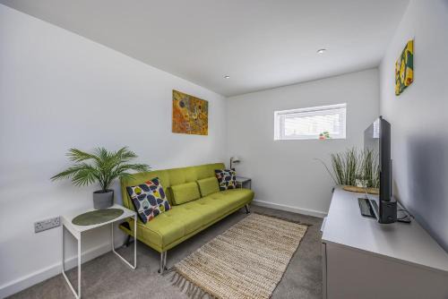 Bognor Regis Apartment | Gorgeous Coastal Cottage - Pass the Keys