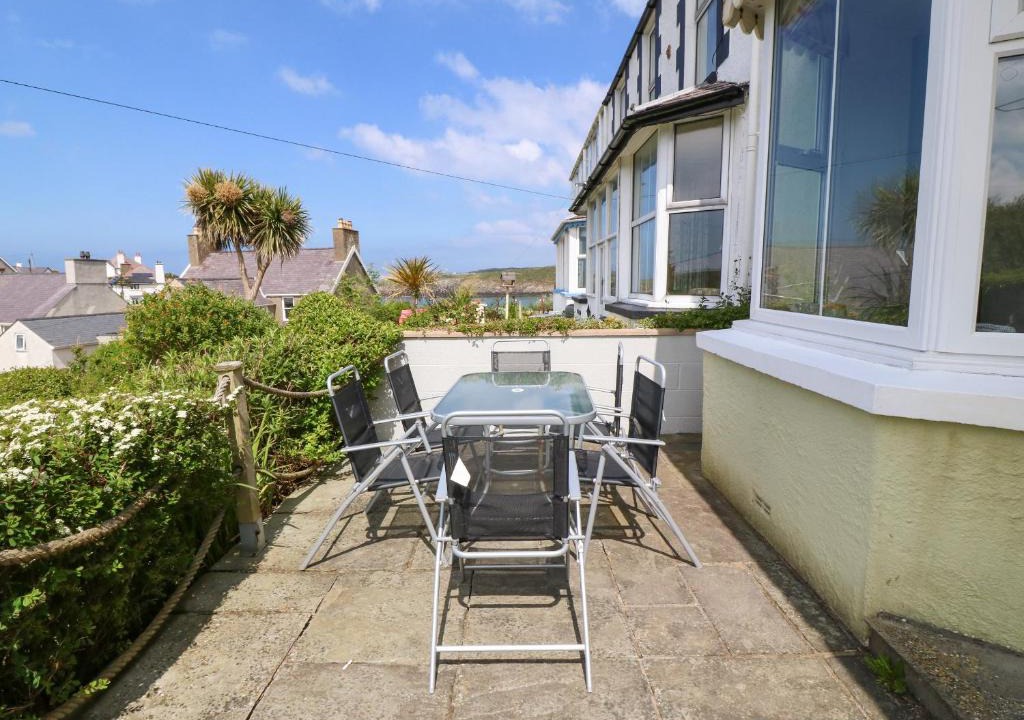 Cemaes Bay House | Gorphwysfa