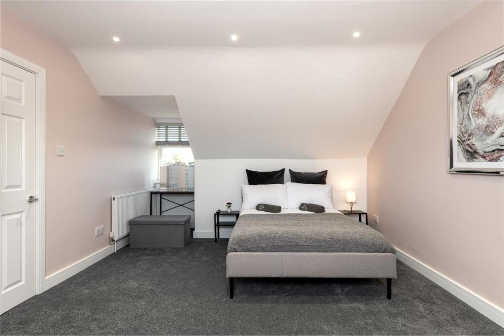Gillingham Apartment | Grain projects stay Quiet Reliable - Apartment D