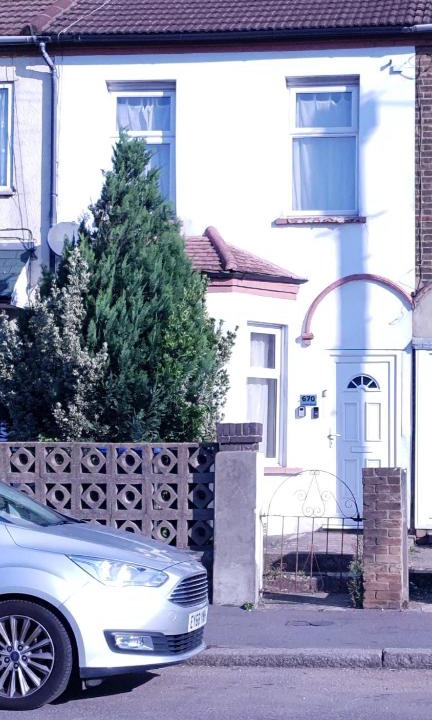 West Thurrock House | Grays Rest Over, with free parking