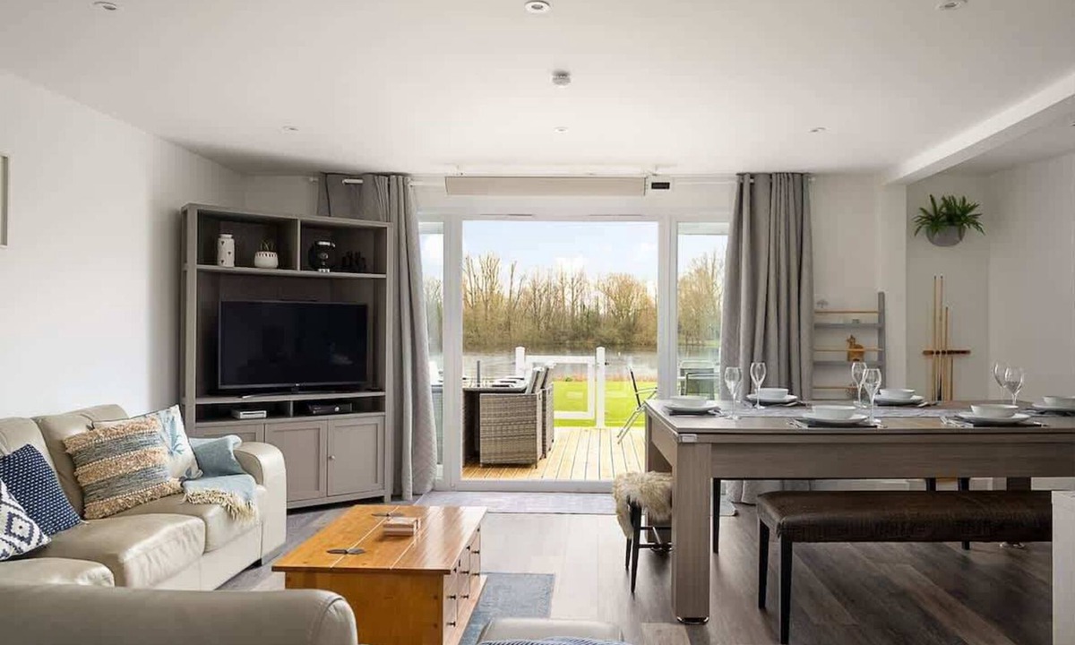 South Cerney House | Green Haven