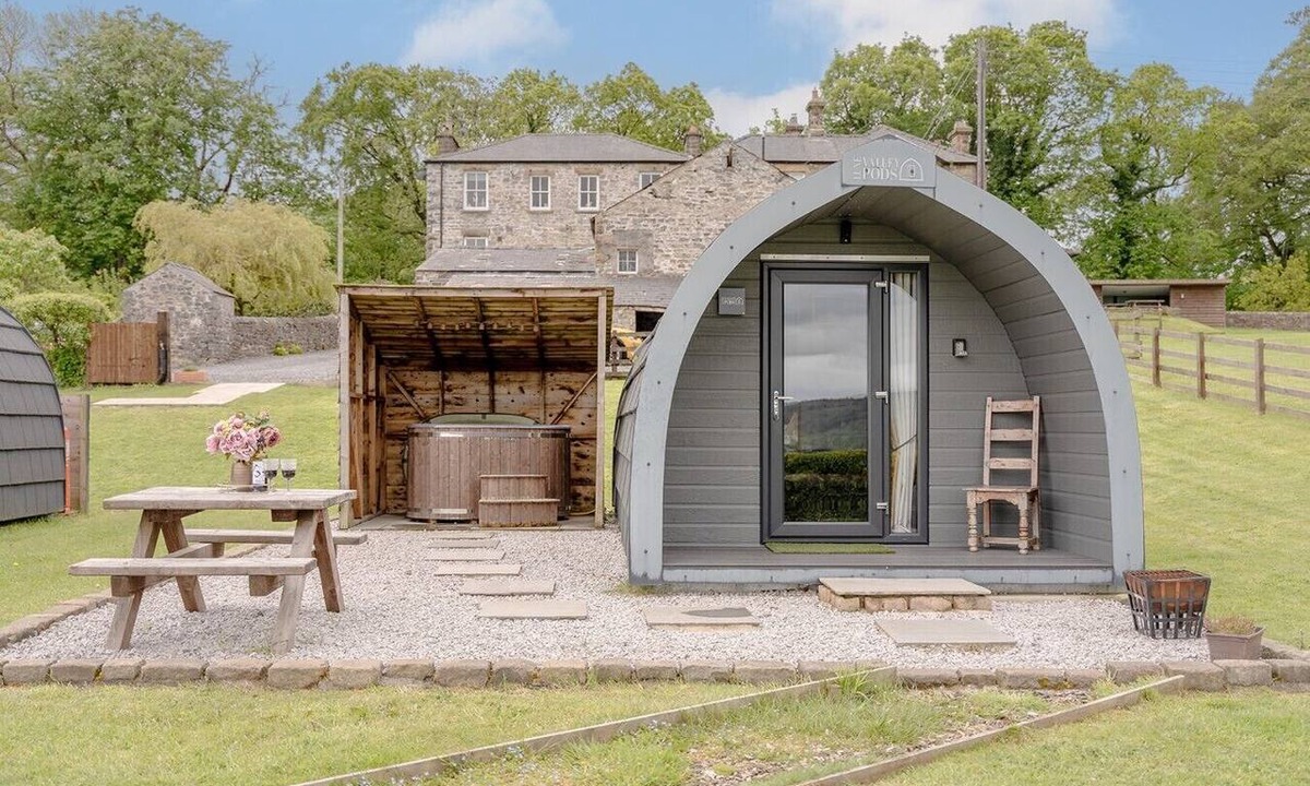 Downham Cabin | Greendale Glamping - Stargazer Pod (Hot Tub)
