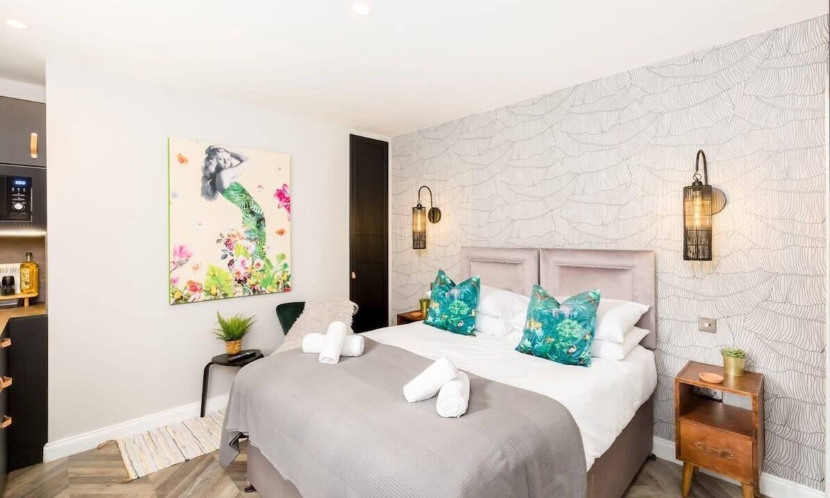 Warrington Apartment | Ground floor compact studio with mini kitchen