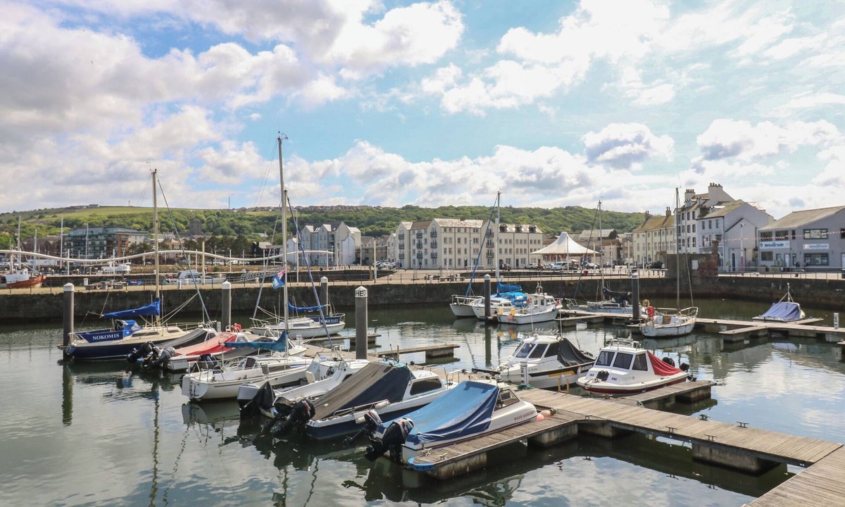 Whitehaven Cottage | Harbourside Apartments