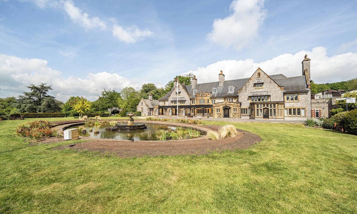 Heligan Cottage | Harcombe House Rooms - First Floor King
