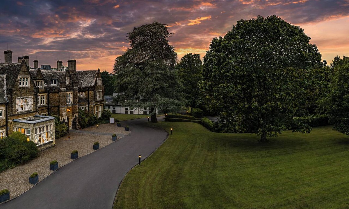 Betchworth Hotel | Hartsfield Manor