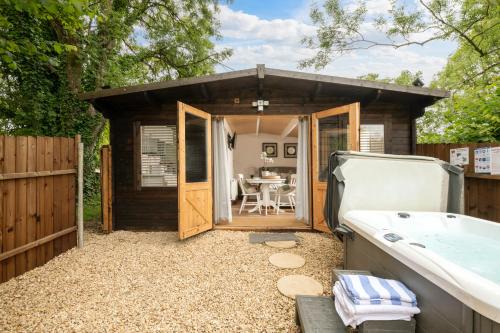 Blandford Saint Mary House | Hazel Tree Hut - Cosy Woodland Cabin with Private Hot Tub