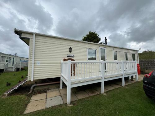 Heacham Ski Chalet | Heacham Beach Caravan-Sleeps 6-Pets Ok-Parking