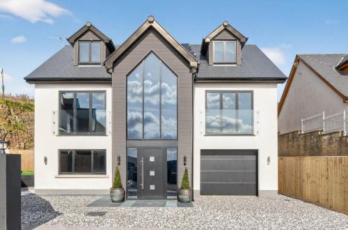 Carmarthen House | Heddfan