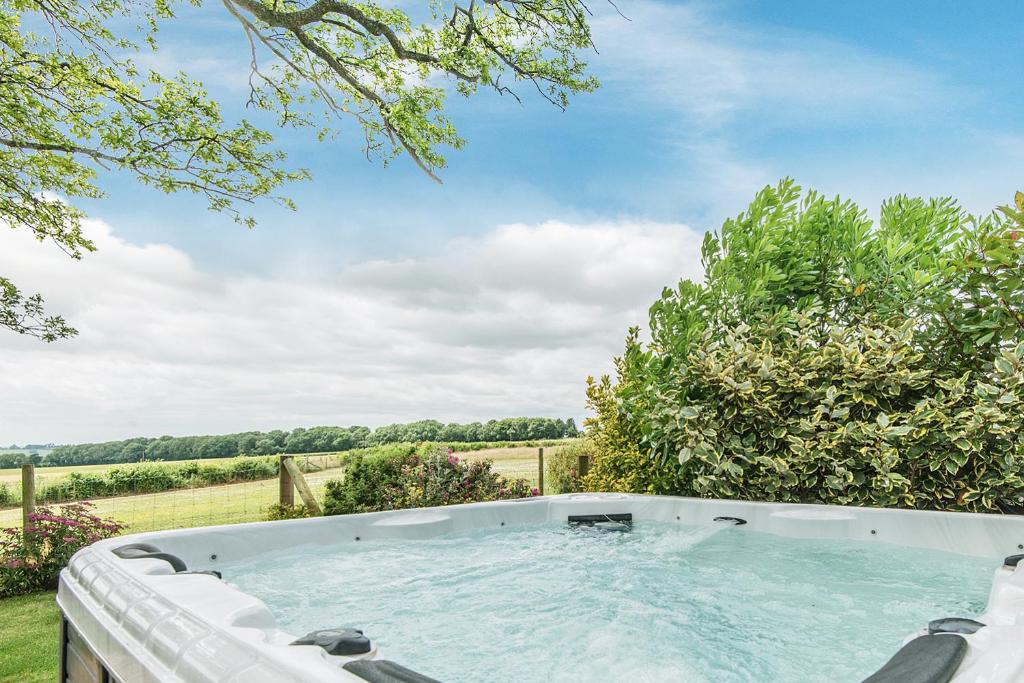 West Meon House | Hedgehunter at Wallops Wood