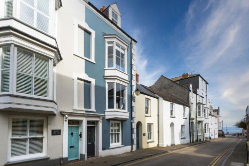 Tenby House | High House Sleeping 10