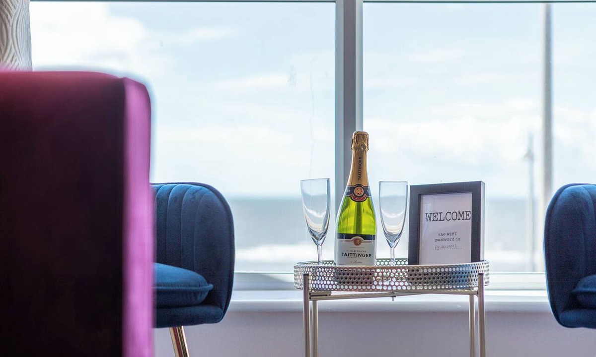 Thornton-Cleveleys Apartment | Highcliffe Sunset Suite