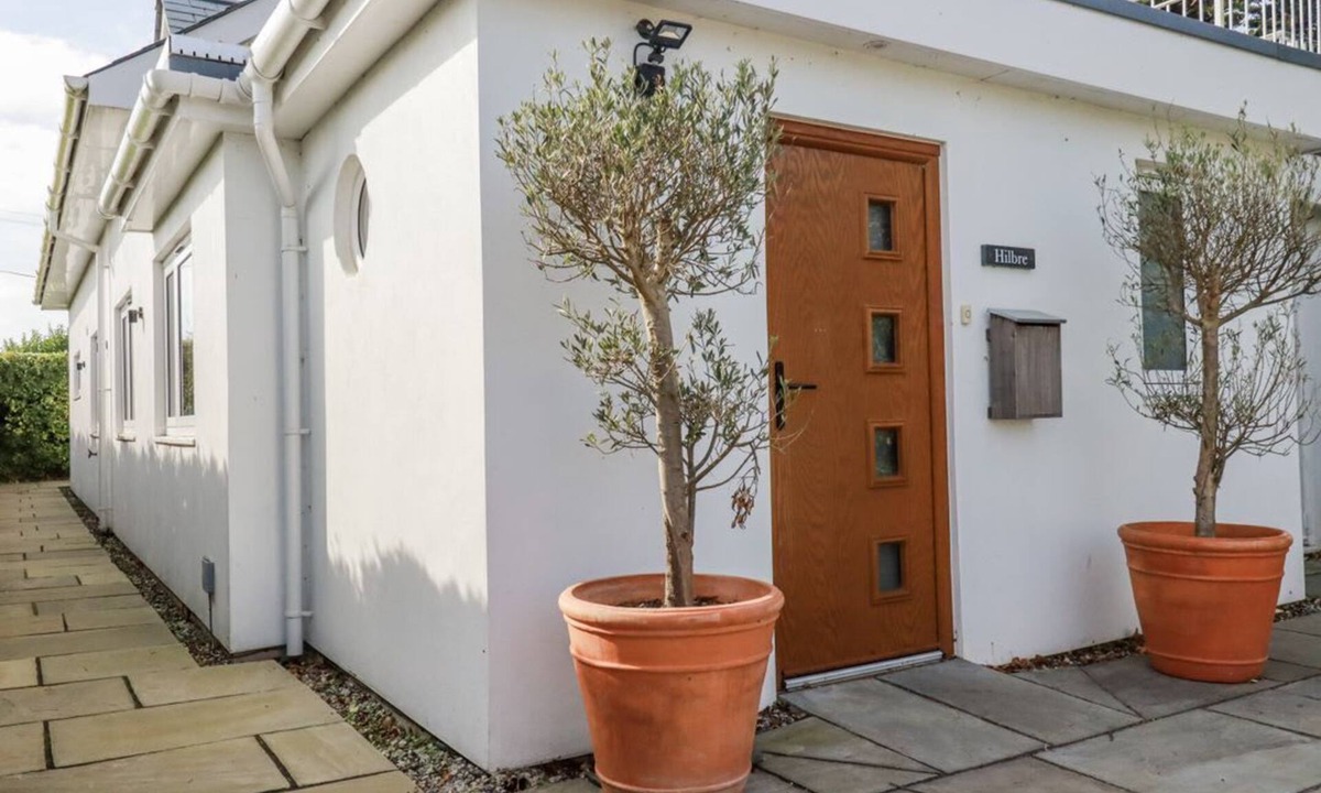 Trevone Apartment | Hilbre, Trevone: Coastal Serenity