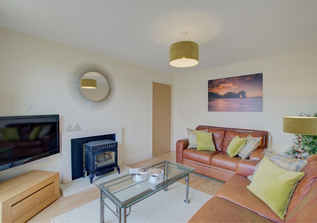 Swanage House | Hill Crest - Three Bedroom House, Sleeps 4