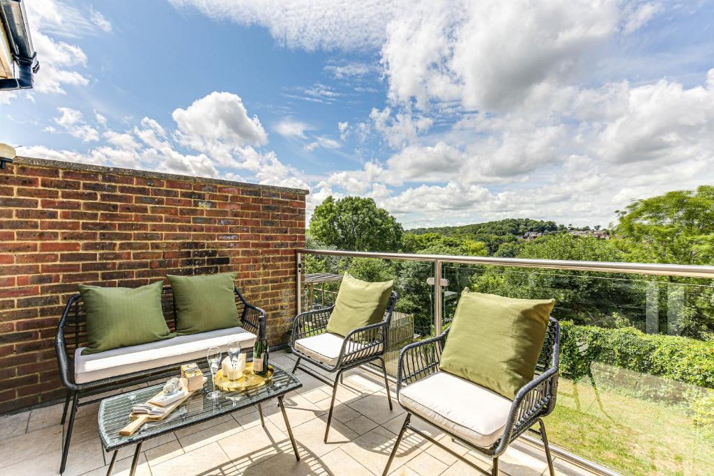 Biggin Hill House | HILLCREST
